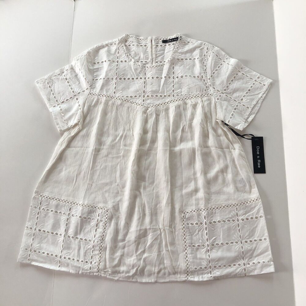 Doe & Rae Eyelet Peasant Top Size Medium